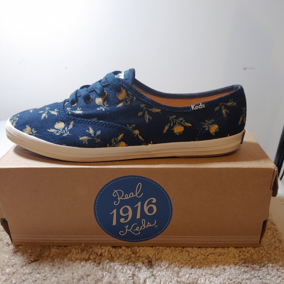 Floral Navy keds for woman size 8.5 - Picture 3 of 5